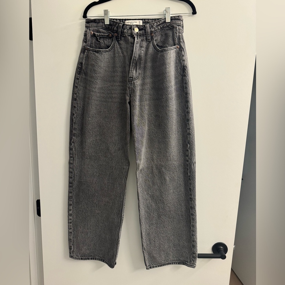 Abercrombie & Fitch Gray Straight Jeans  “The Loose High Rise, curve love”